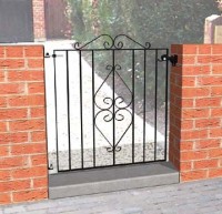 ascot metal gate